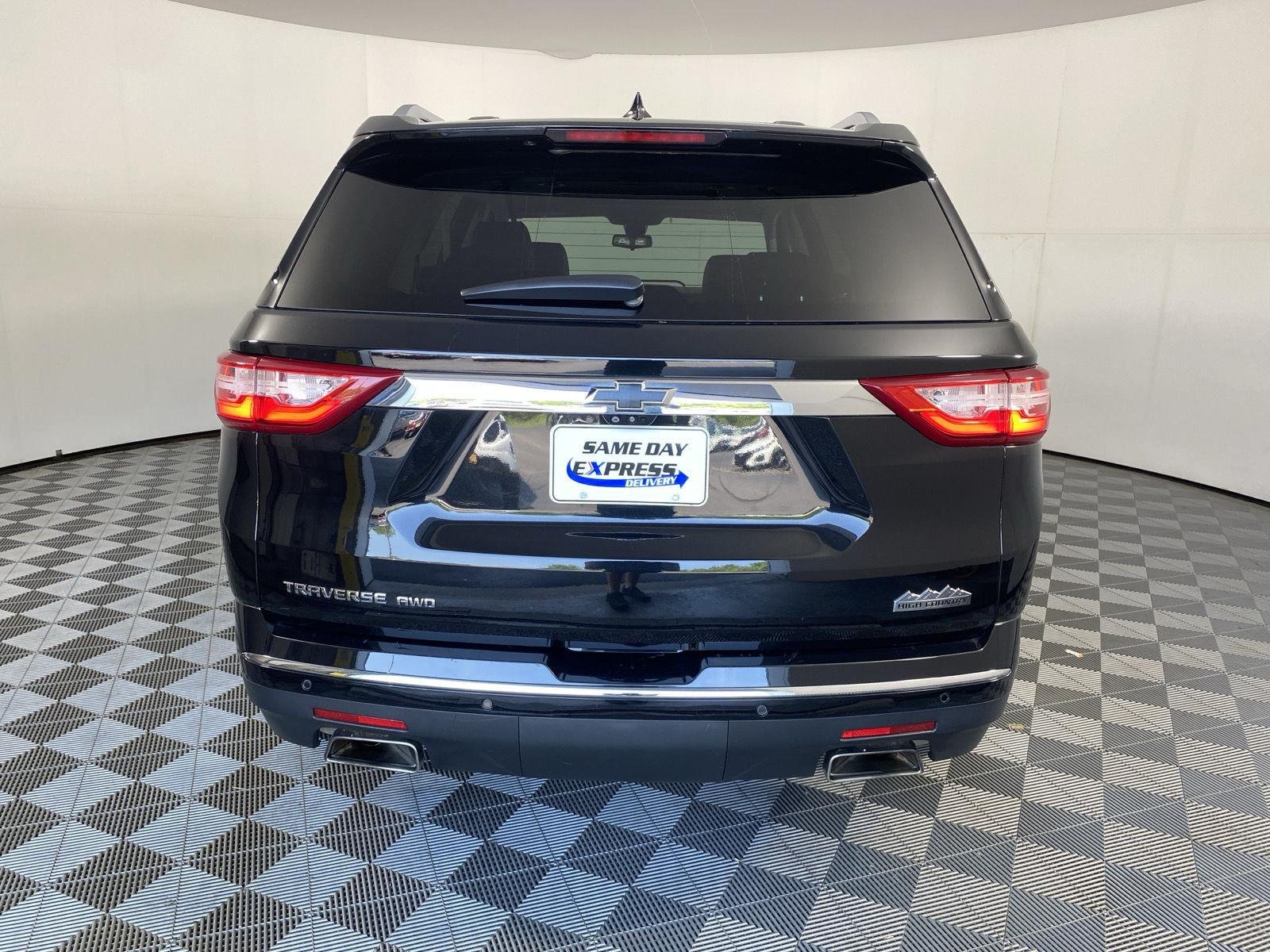 Used 2020 Mosaic Black Metallic Chevrolet High Country image 6