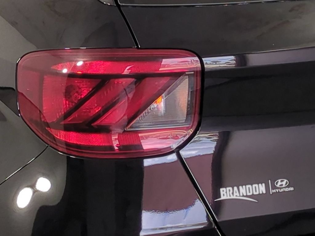 2025 Hyundai Venue SEL - Photo 8