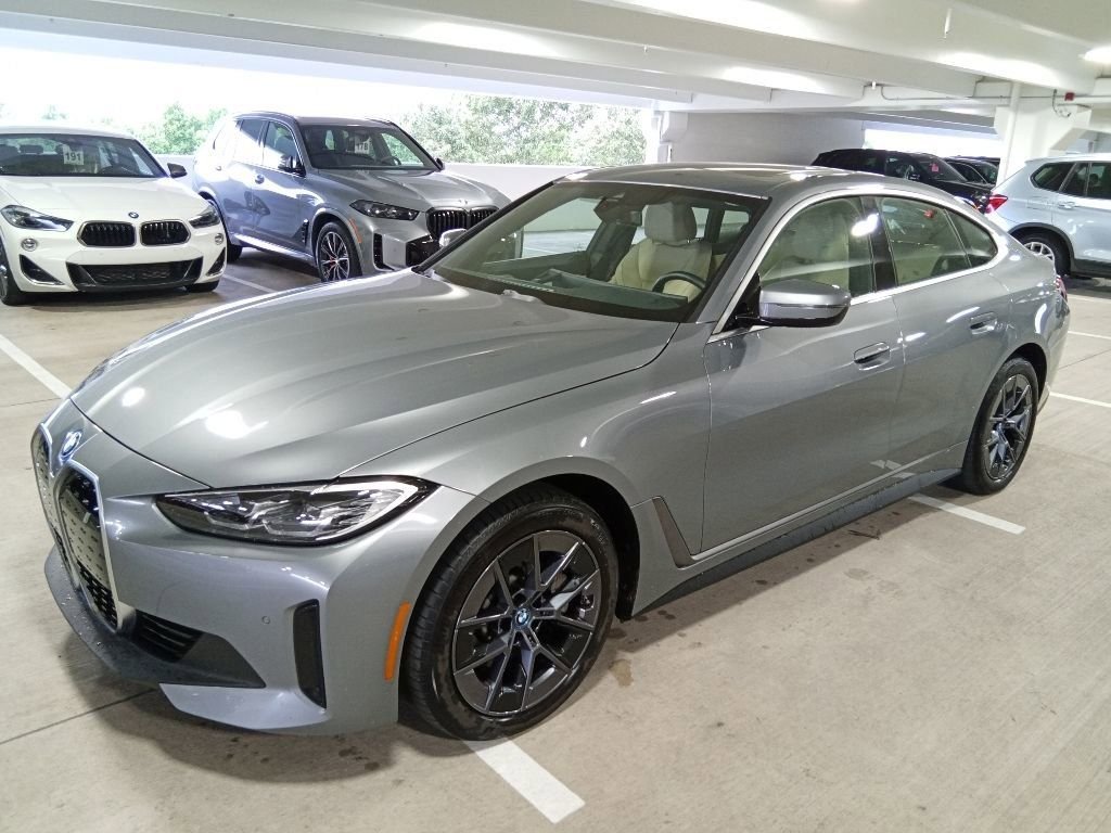 2023 BMW i4 eDrive35's photo