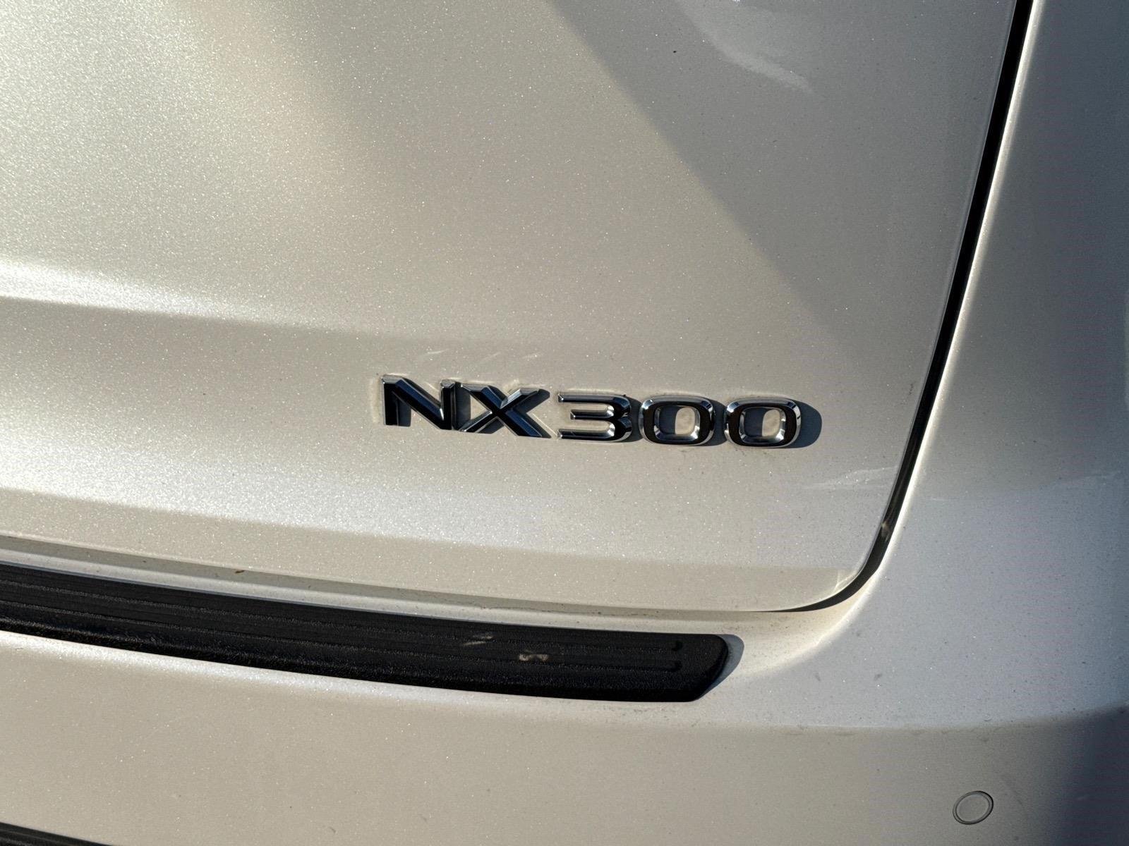 Used 2018 Eminent White Pearl Lexus Base image 13