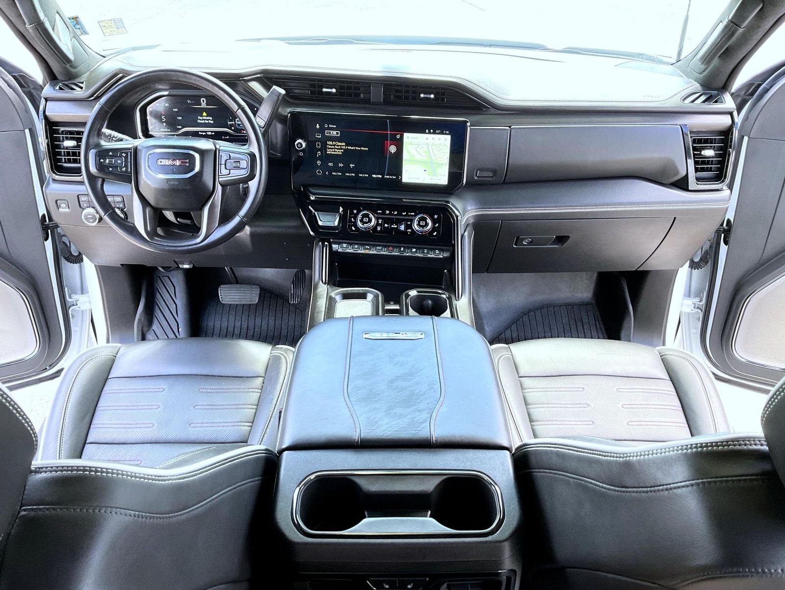 Used 2024 White GMC AT4X image 12