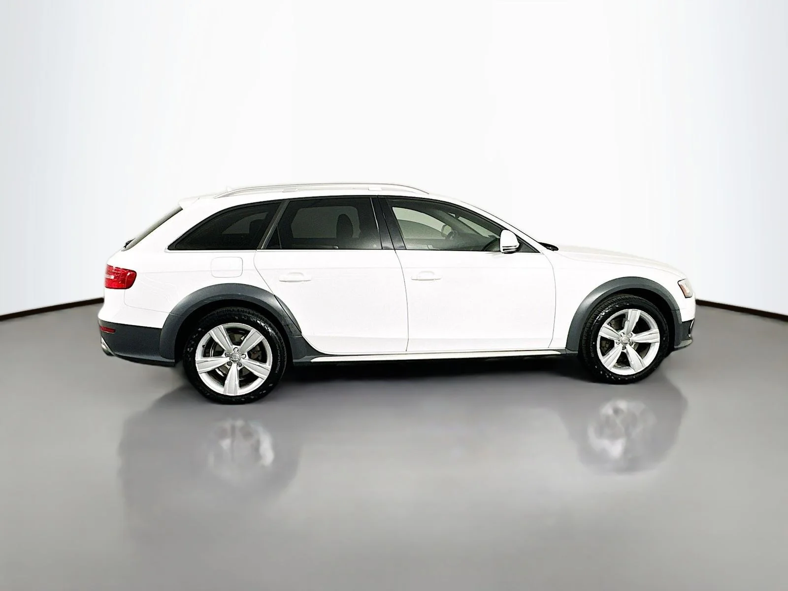 Used 2013  Audi 2.0T Premium Plus image 8