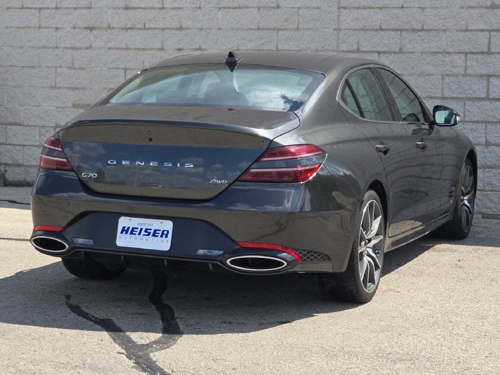 2025 GENESIS G70 Standard - Photo 13
