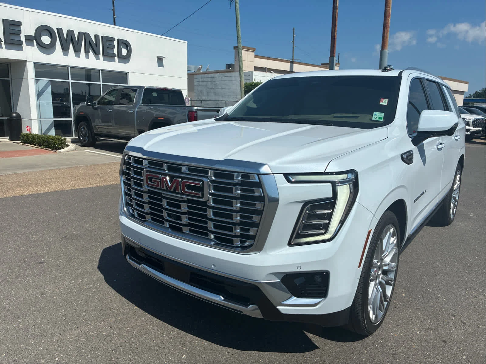 Used 2026 Glacier White Tricoat GMC Denali image 2