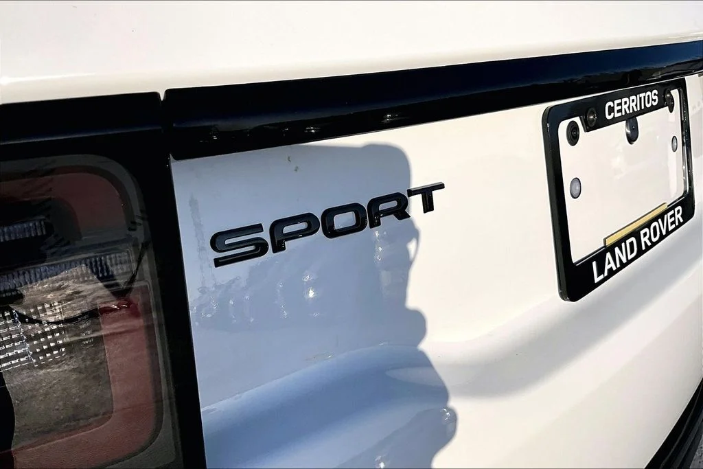 New 2026 White Land Rover Landmark image 9
