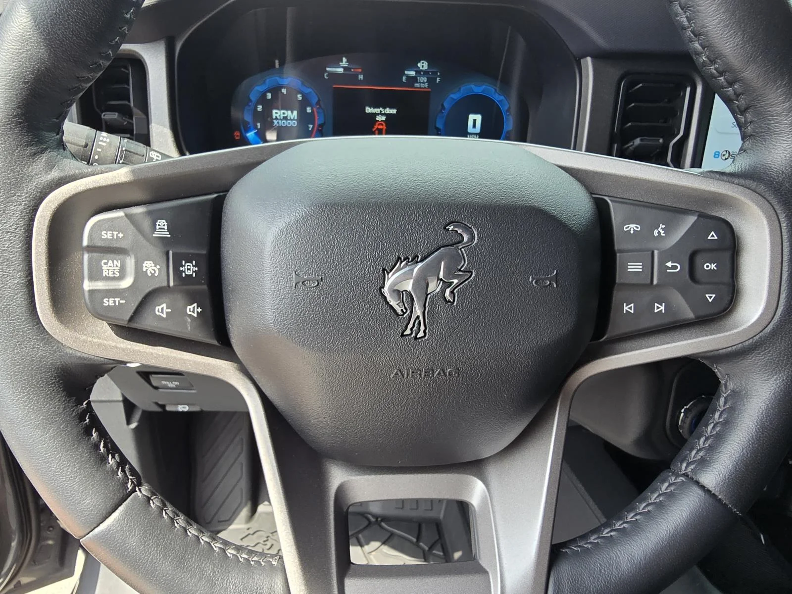 Used 2025 Gray Ford Badlands image 12