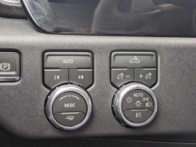 New 2026 Sterling Metallic GMC Elevation image 23