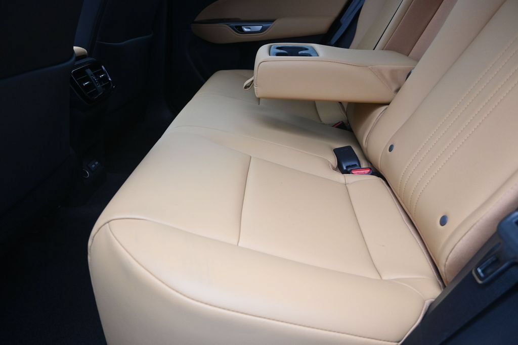 2025 Lexus NX 350 - Photo 16