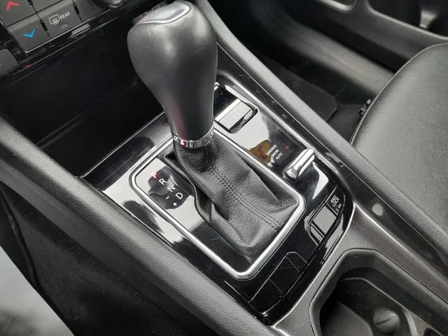 Used 2024 Silver Jeep Latitude image 24