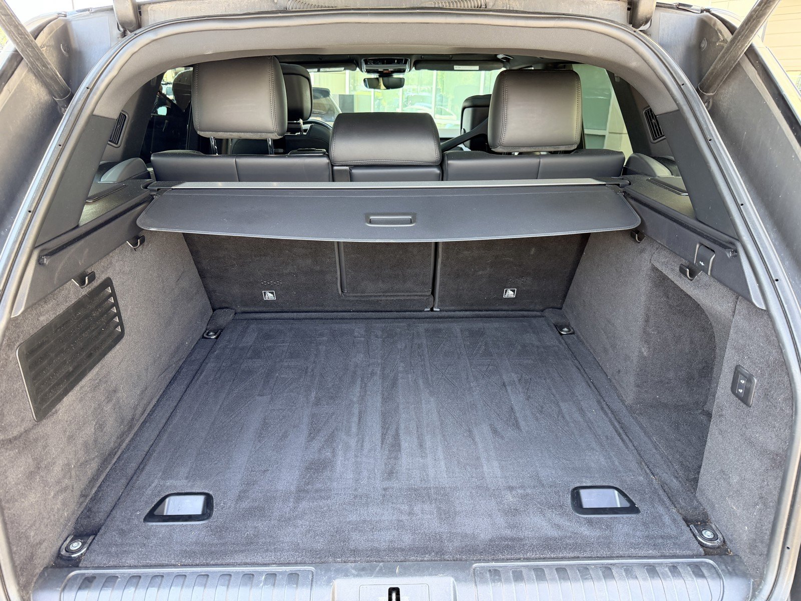 Used 2022 Fuji White Land Rover HSE Silver Edition image 25
