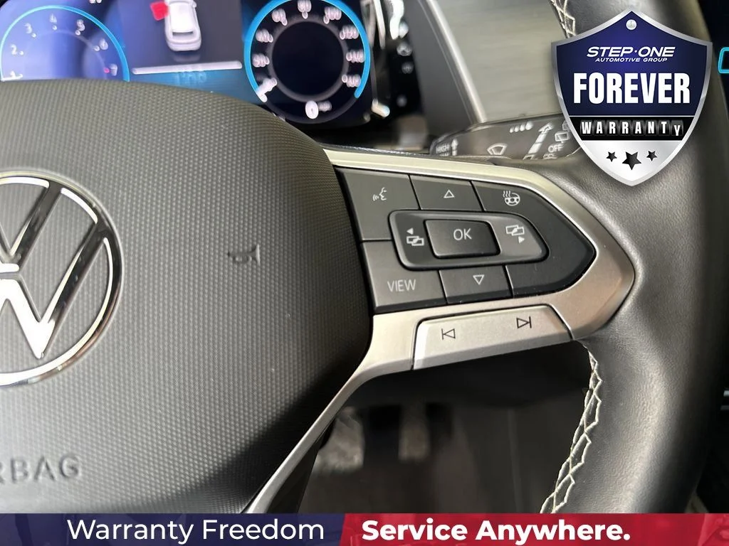 Used 2025  Volkswagen 2.0T SE w/Technology image 22