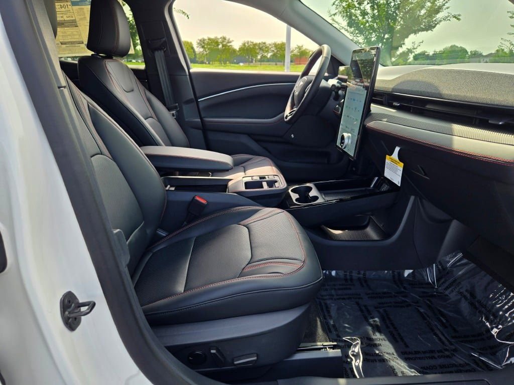 2025 Ford Mustang Mach-E Premium - Photo 6