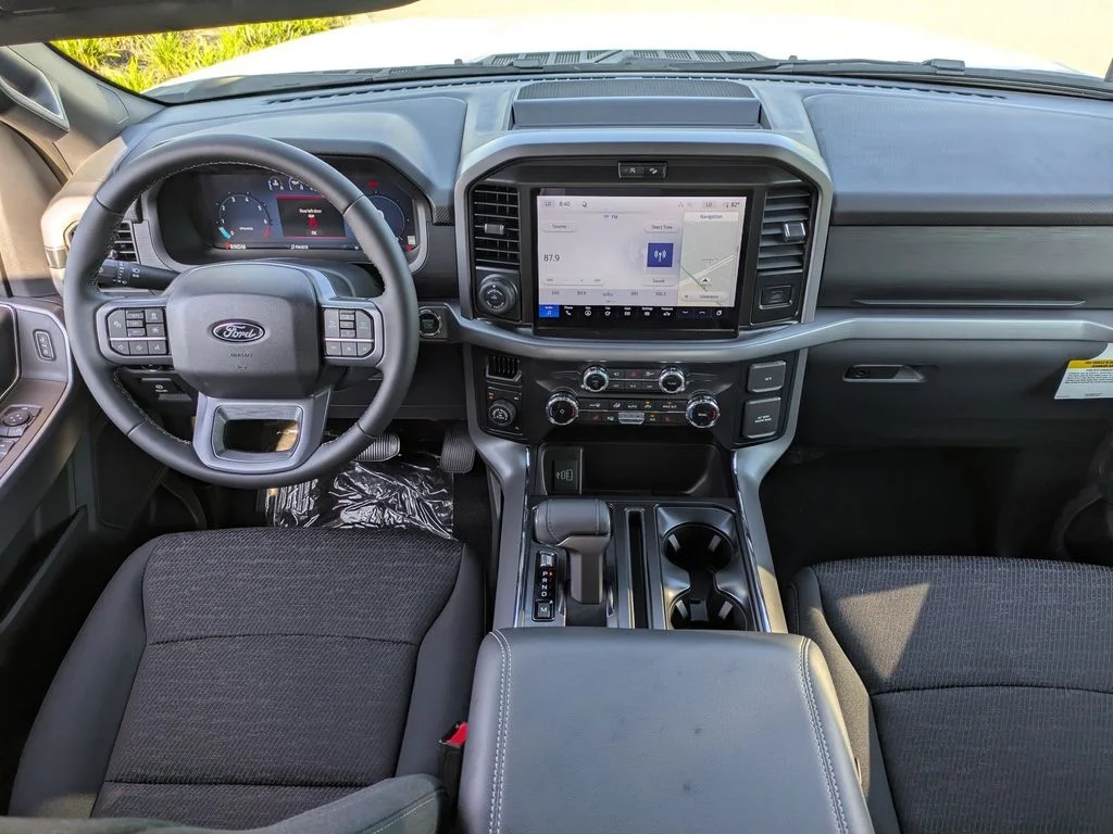 New 2026 Oxford White Ford XLT image 16