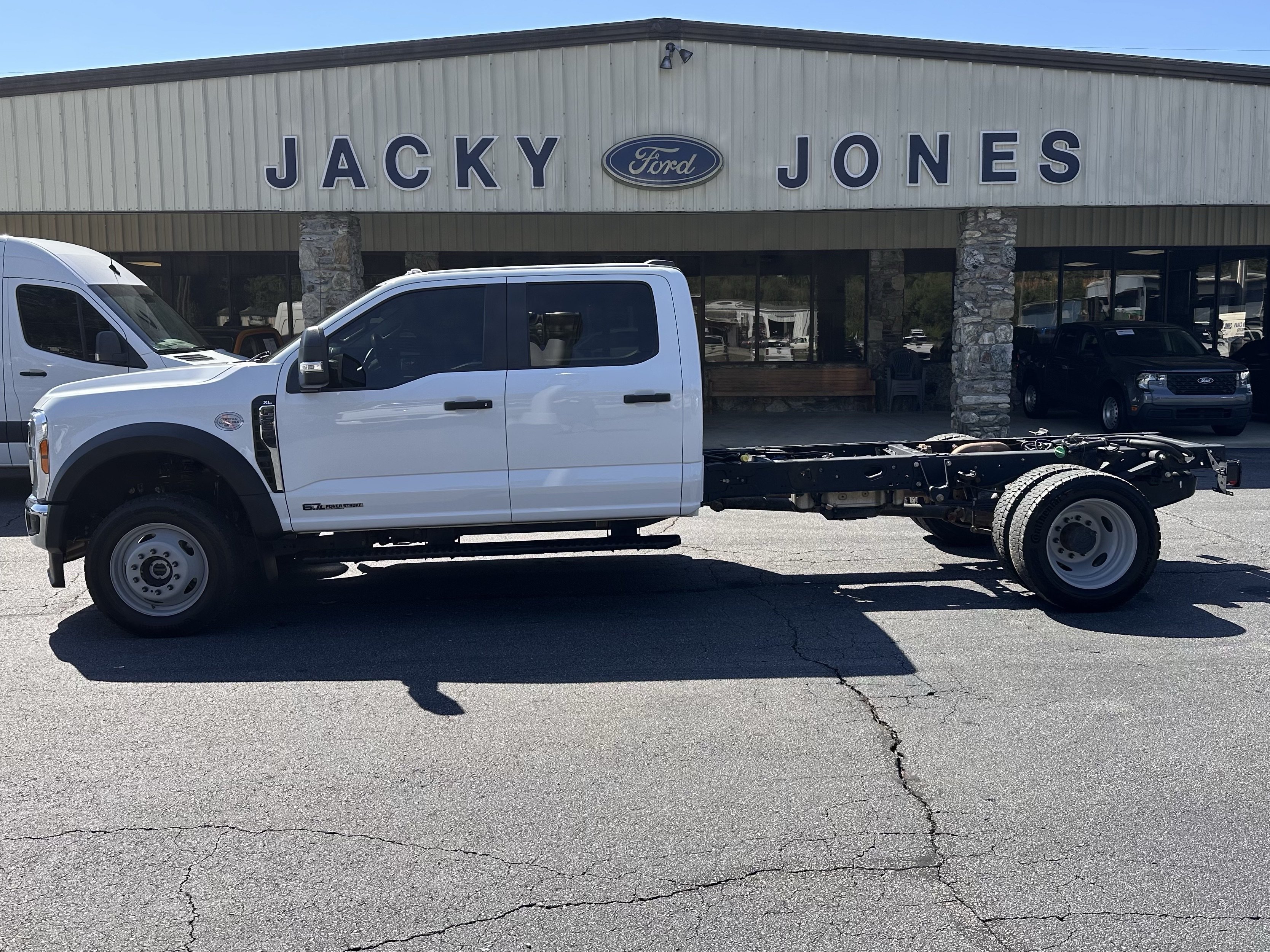 2024 Ford F-550 Super Duty Chassis Cab