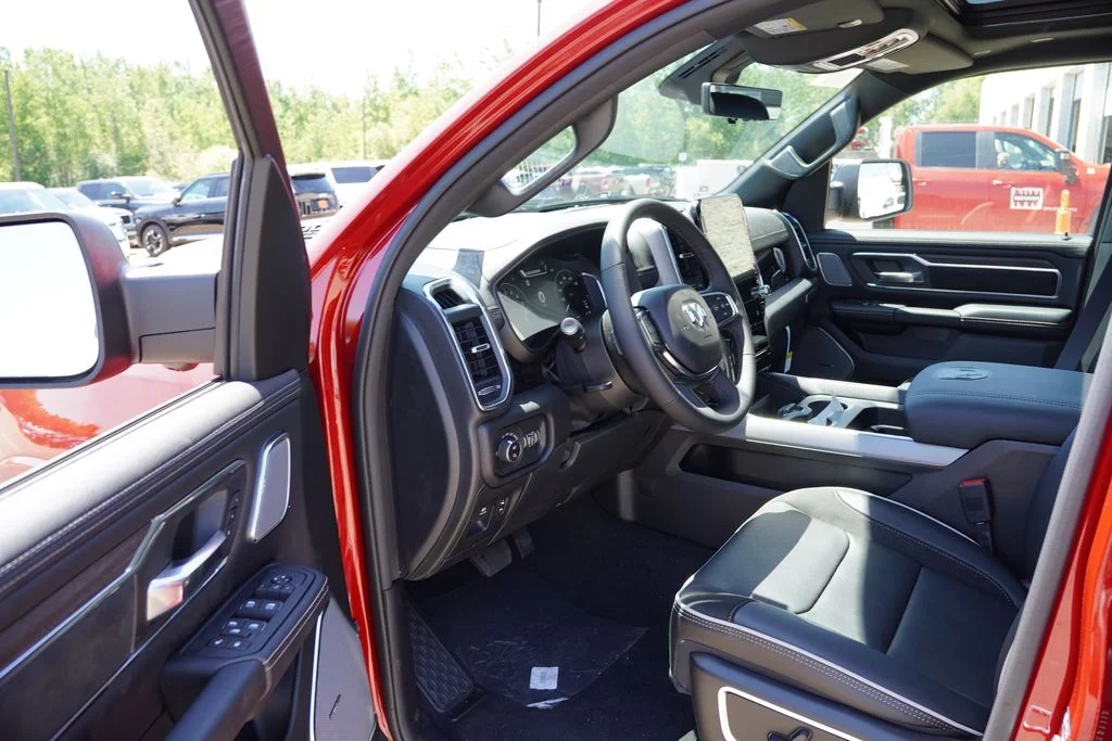 New 2026 Molten Red Pearl-Coat Exterior Paint RAM Laramie image 10
