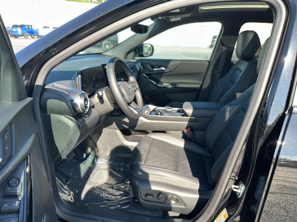 2027 Chevrolet Equinox LT - Photo 24