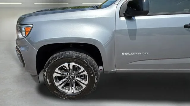 Used 2022 Satin Steel Metallic Chevrolet Z71 image 33