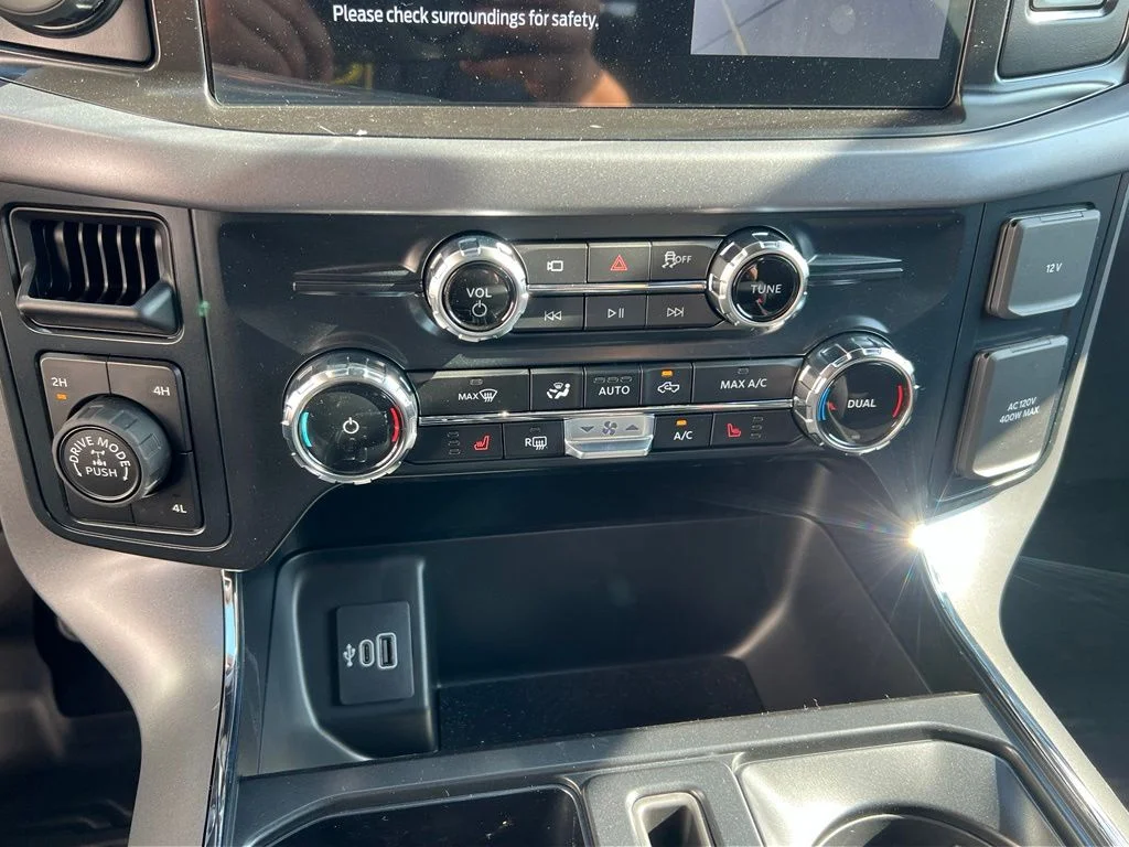 New 2026 Oxford White Ford XLT image 14