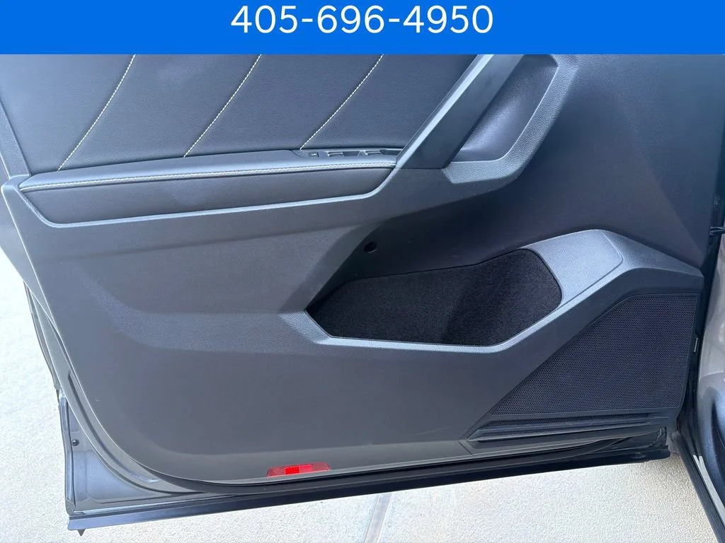 Pre-Owned 2023 Volkswagen Tiguan SE R-Line Black
