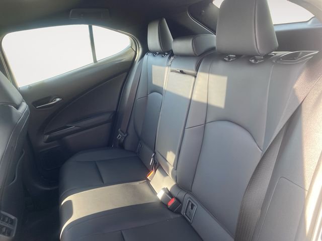 New 2026 Ultra White with Obsidian roof Lexus UX 300h F SPORT DESIGN AWD image 13