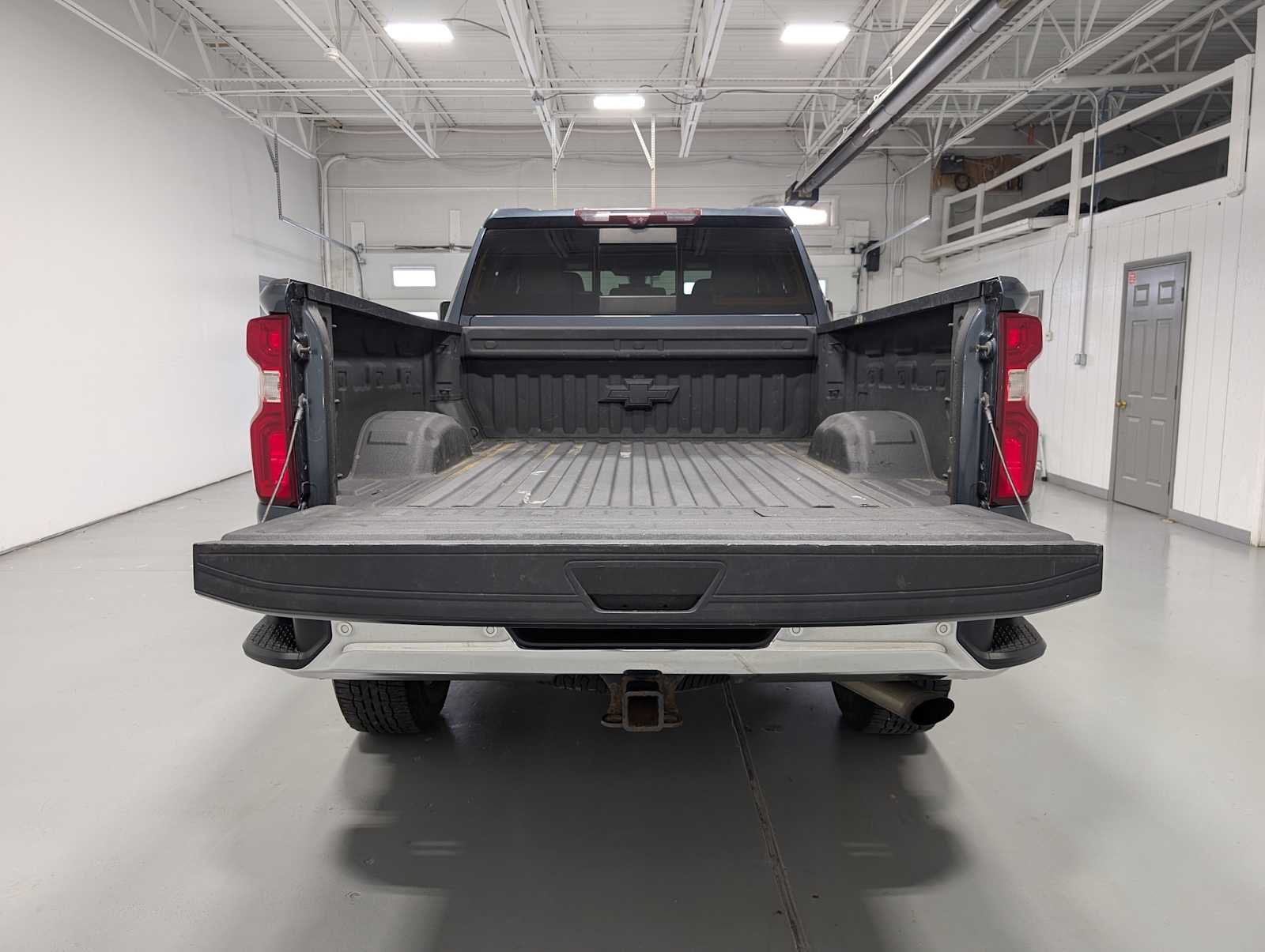 Used 2020 Shadow Gray Metallic Chevrolet LTZ image 38