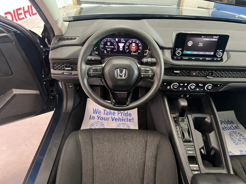 Used 2023  Honda EX image 27
