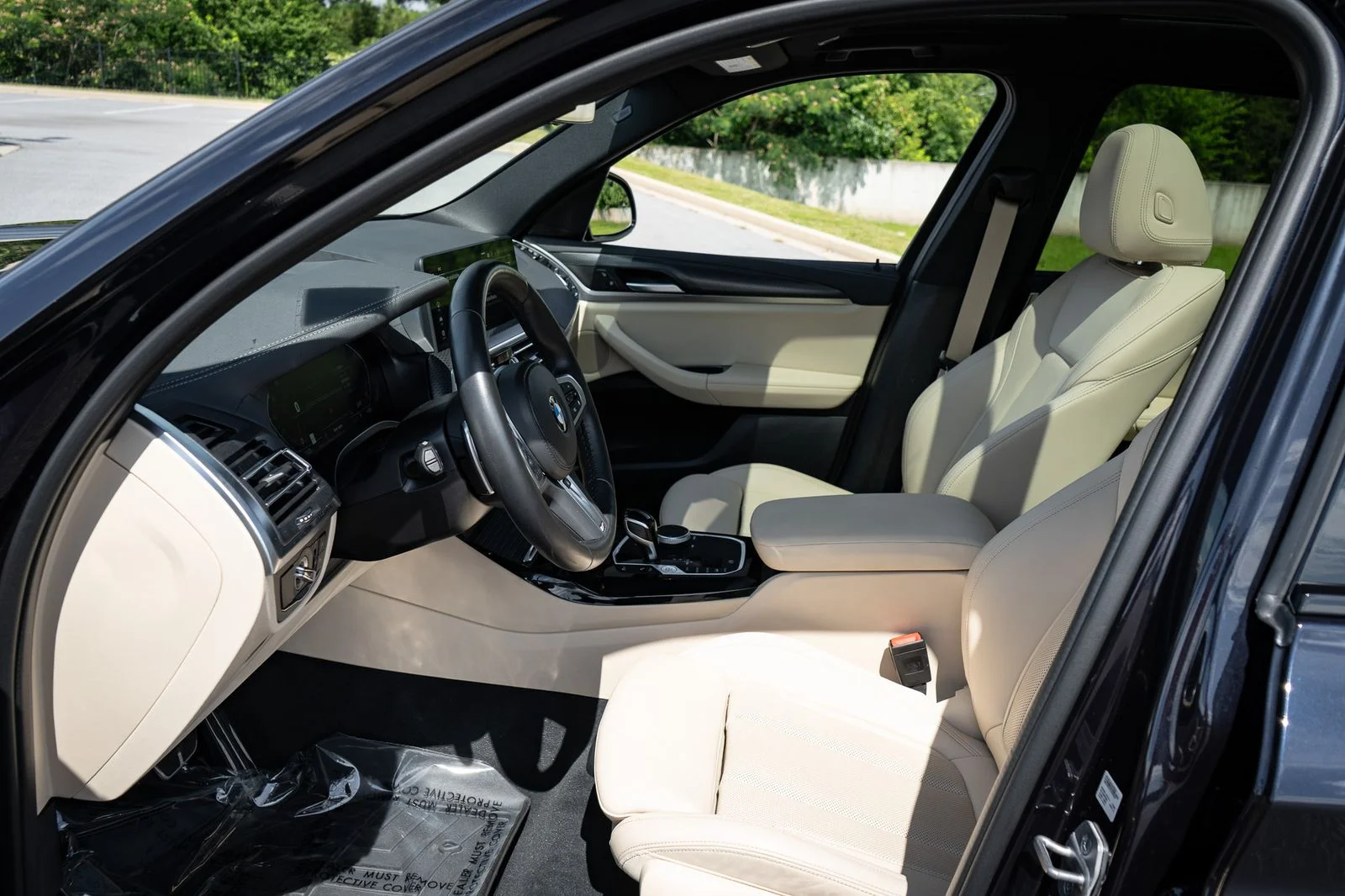 Used 2022 Black BMW xDrive30i image 14
