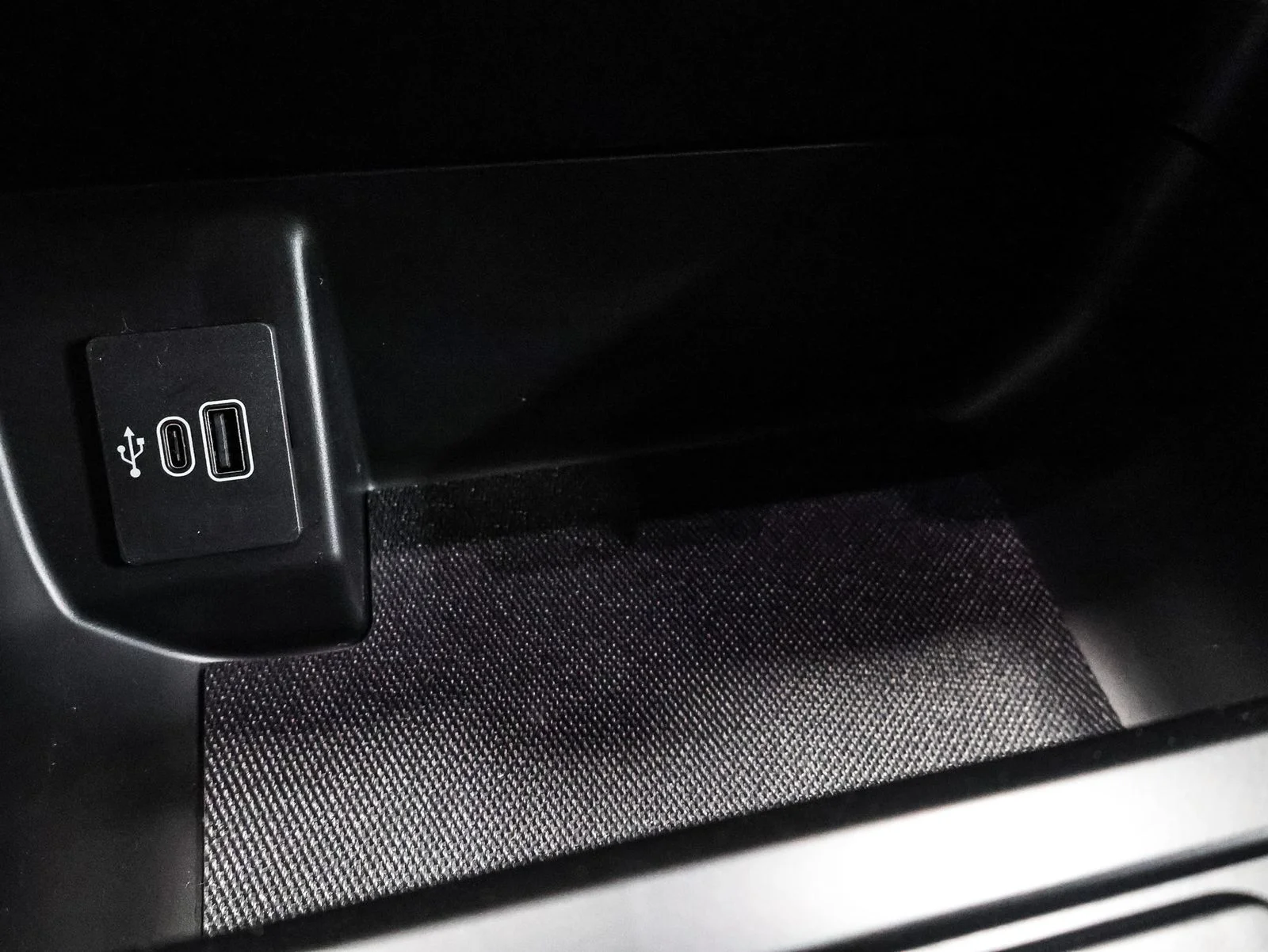 New 2026 Agate Black Metallic Ford XLT image 30