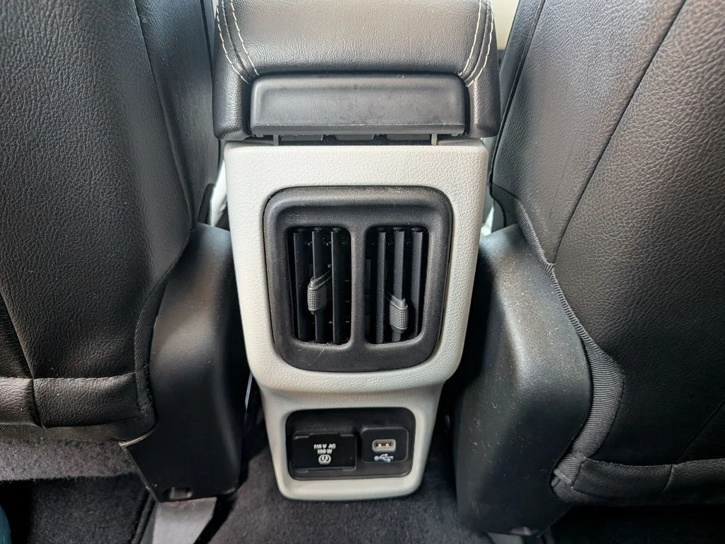Used 2019 Blue Jeep Latitude image 37