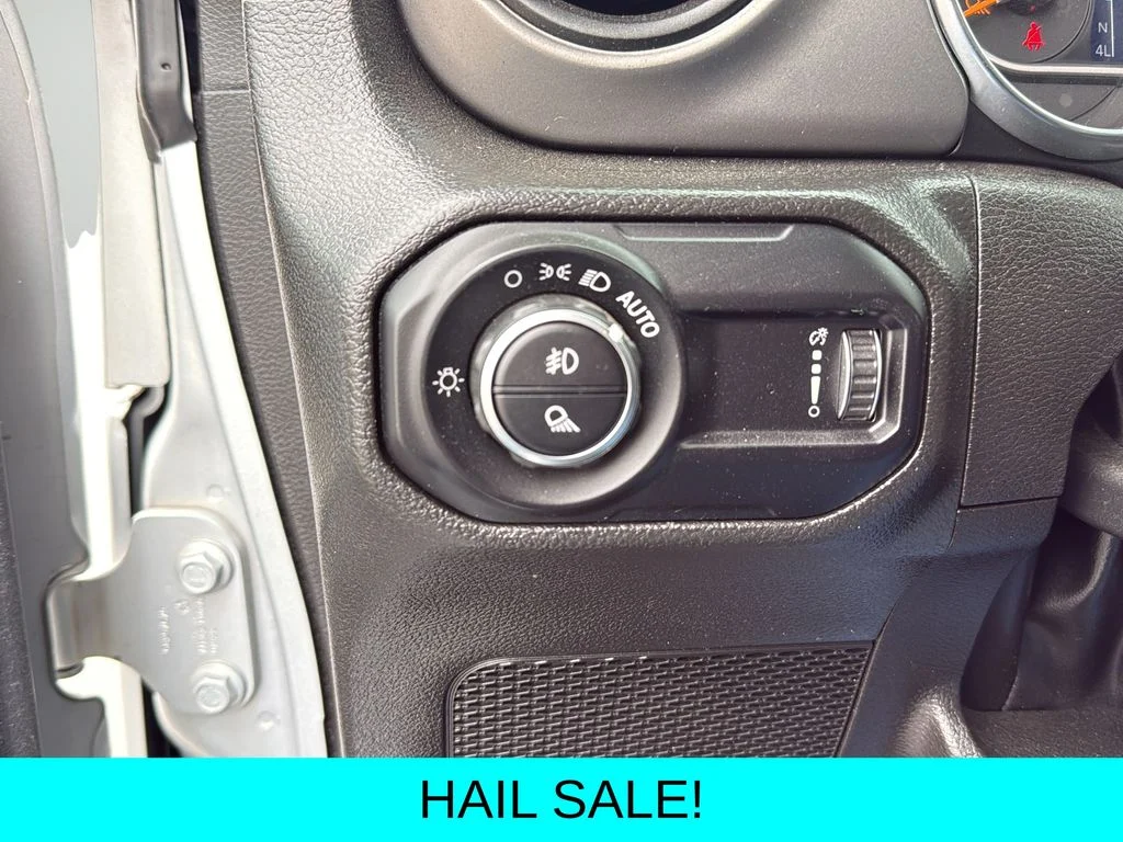 Used 2023 Silver Jeep Sport S image 18
