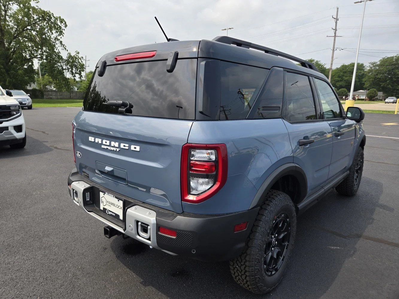 New 2026 Azure Gray Metallic Tri-C Ford Badlands image 4