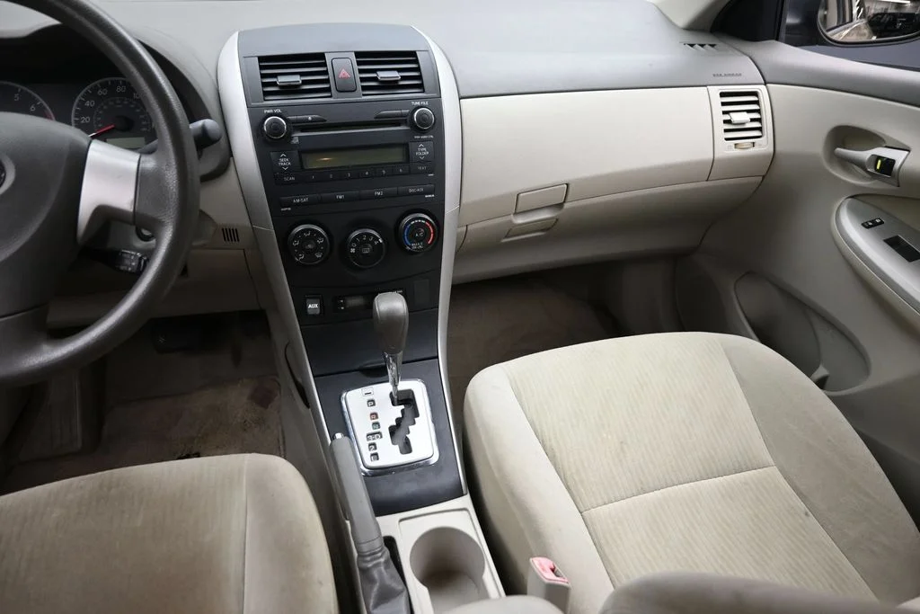 Used 2010  Toyota S image 16