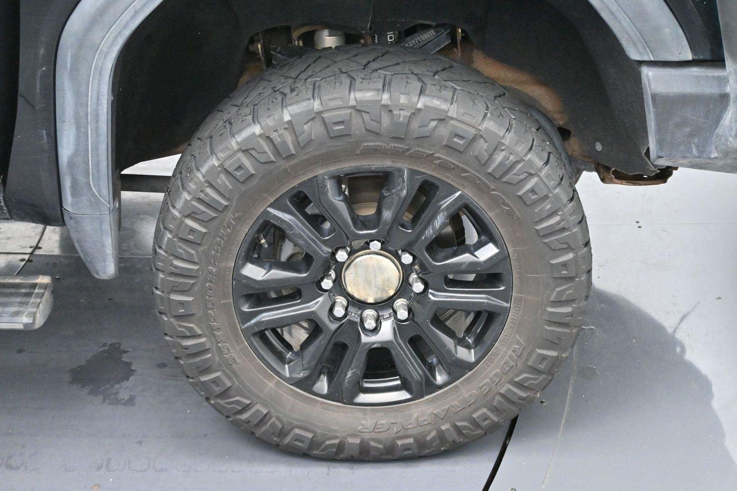 Used 2021 Ebony Twilight Metallic GMC Denali image 37