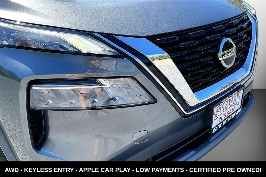 Used 2021 Gray Nissan SV image 37