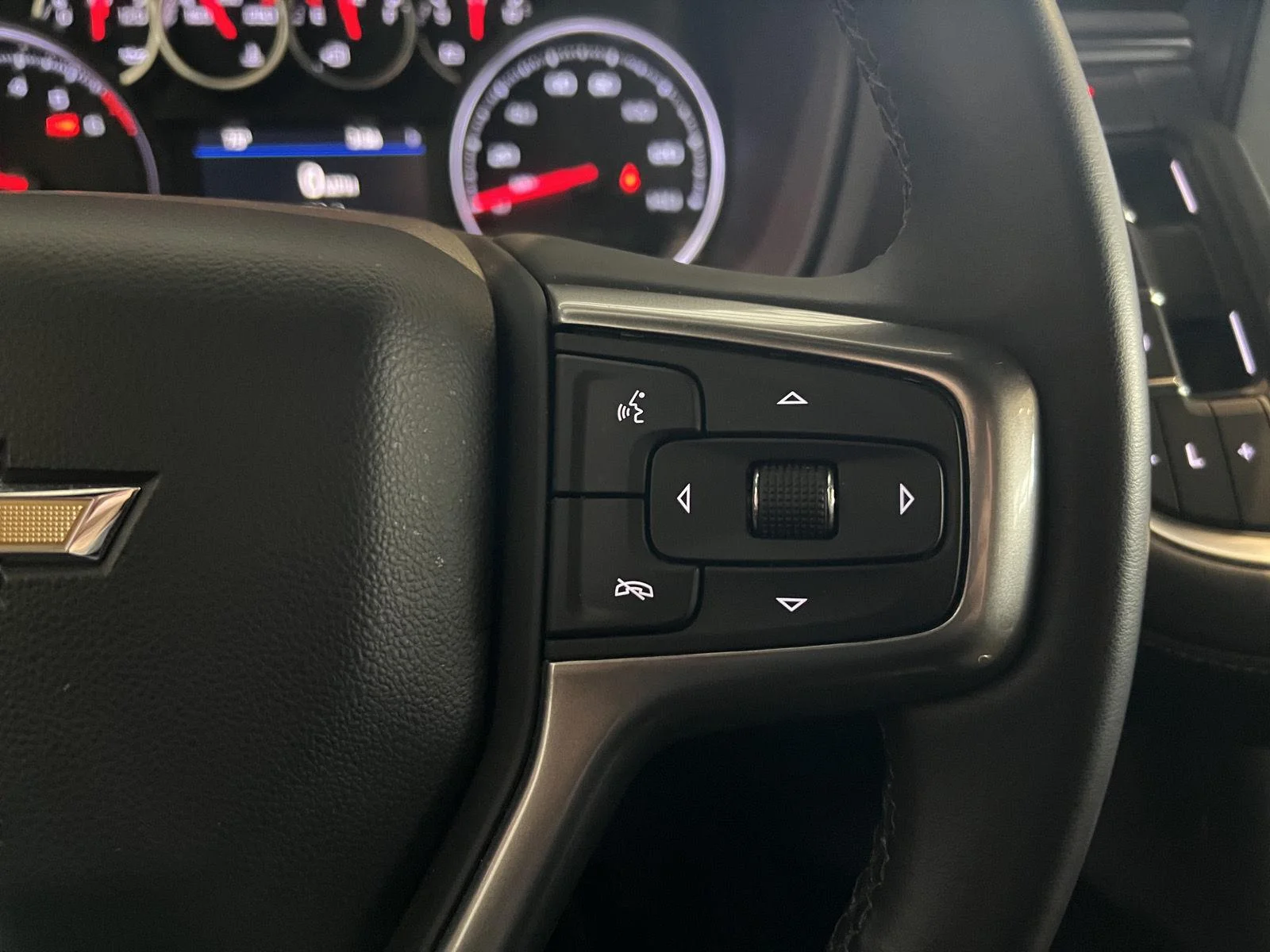 Used 2023 MIDNIGHT BLUE METALLIC Chevrolet LS image 22