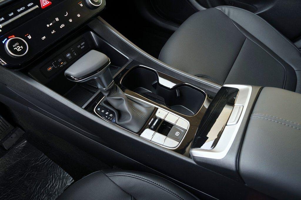 New 2026 Serenity White Pearl Hyundai SEL Premium image 24
