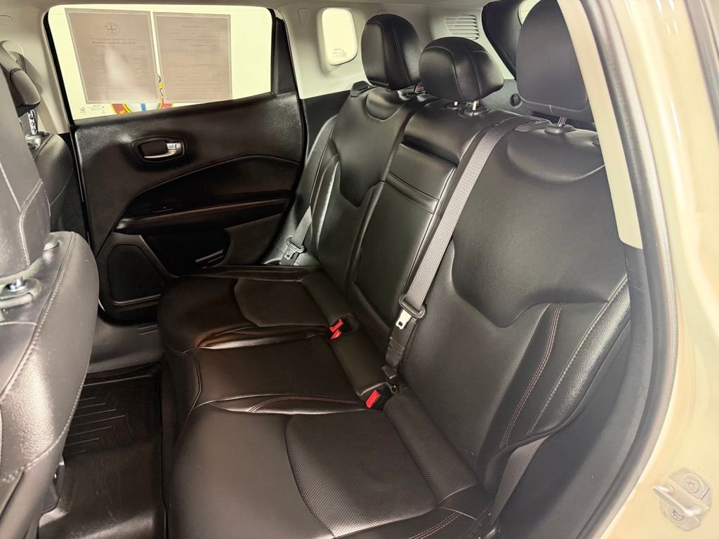 Used 2018 White Jeep Trailhawk image 17