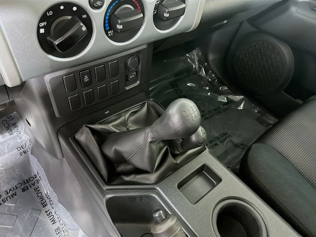 Used 2007 Titanium Metallic Toyota  image 18