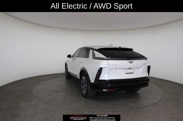 Used 2024 White Cadillac Sport image 13