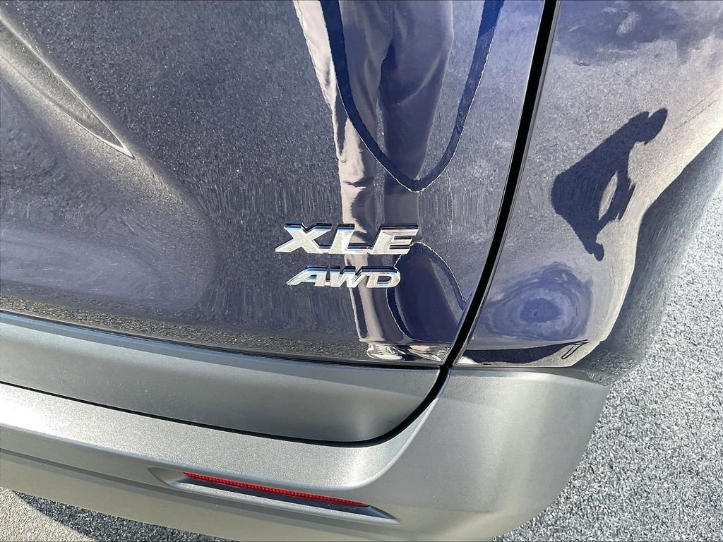 Used 2025 Blueprint Toyota XLE Premium image 28