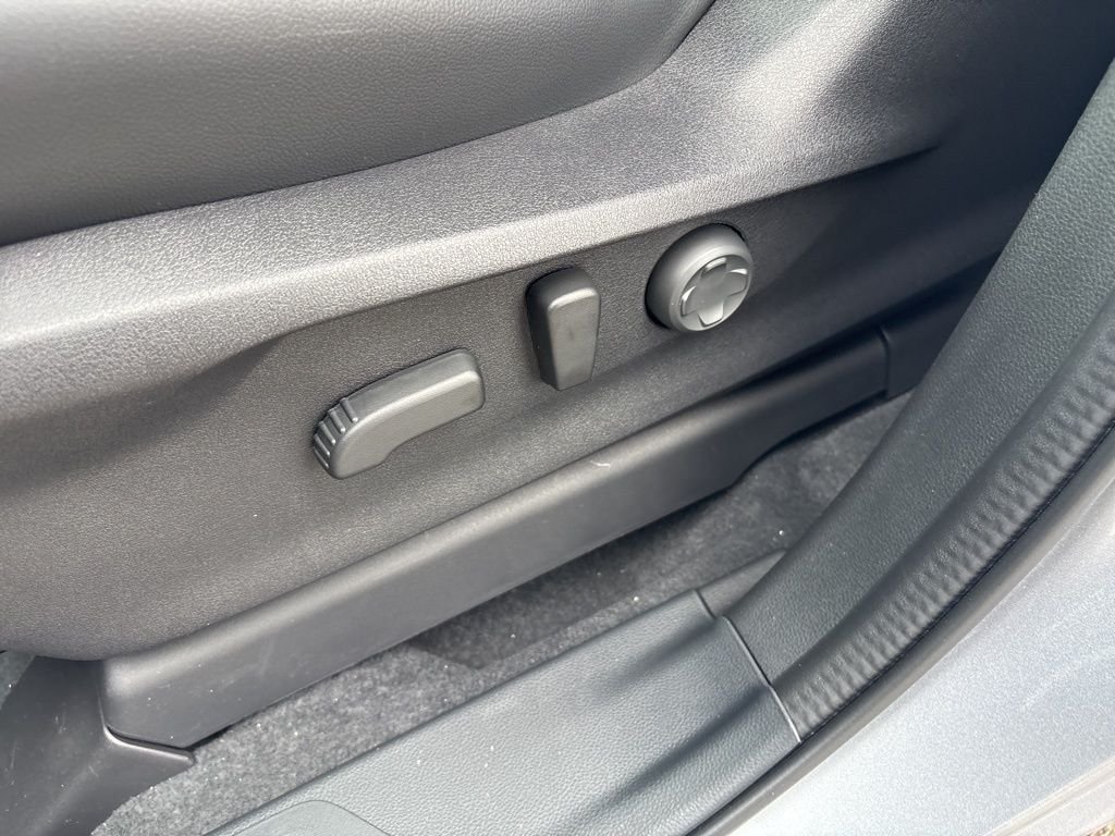New 2026 ICE SILVER METALLIC Subaru Limited 7-Passenger image 20