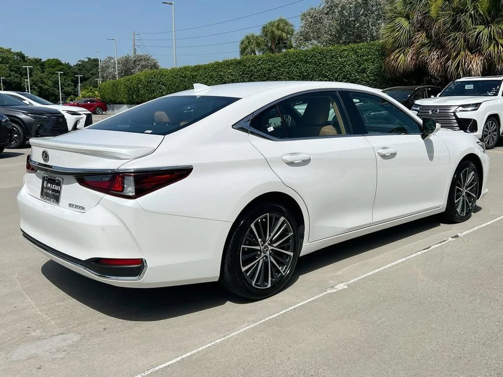 Certified Used 2025 EMINENT WHITE PEARL Lexus 300h image 7