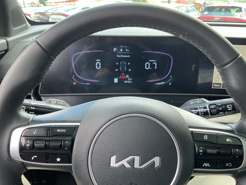 Certified Used 2025 Jungle Green Kia X-Line image 20