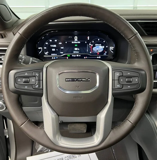 Used 2023 White GMC Denali image 22