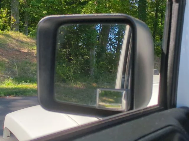 Used 2018 White Jeep Unlimited Sahara image 18