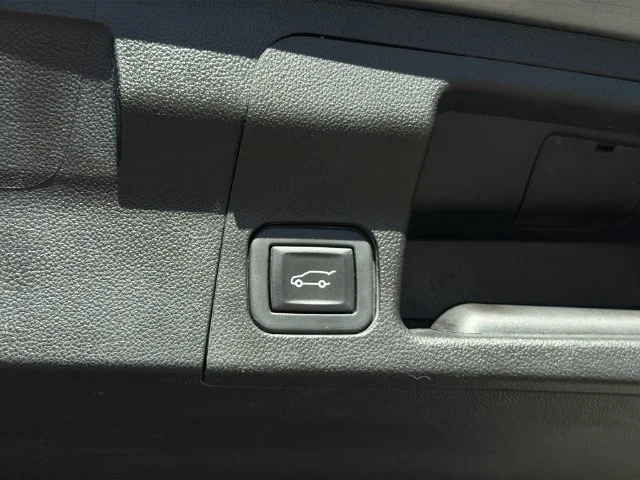 Used 2023 Silver GMC SLE image 40