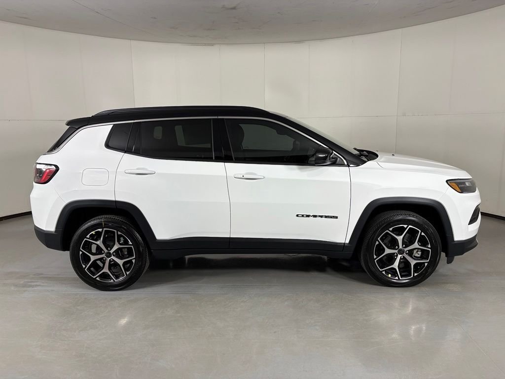 New 2026 Bright White Clear-Coat Exterior Paint Jeep Limited image 8