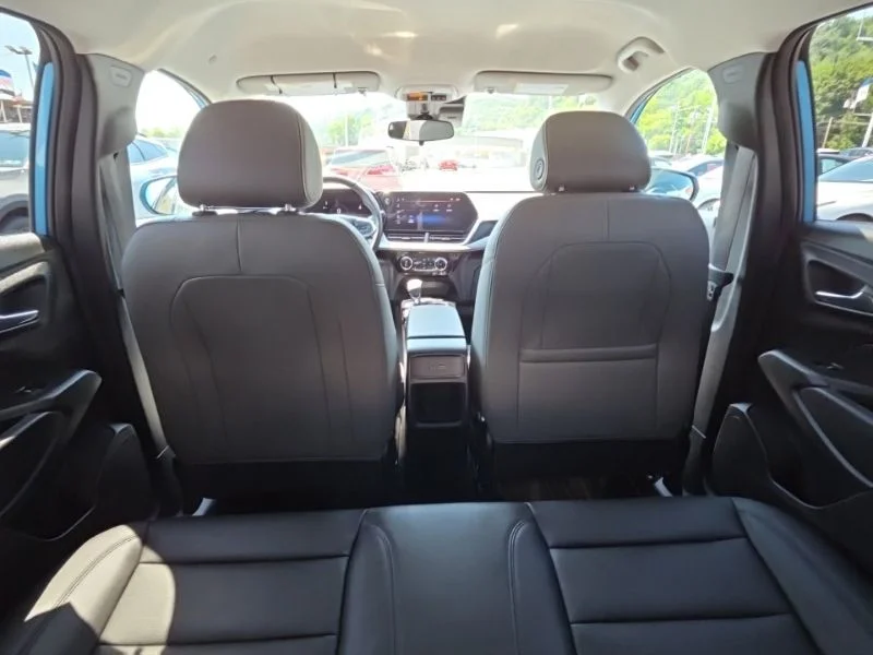 Used 2025 Blue Chevrolet ACTIV image 11