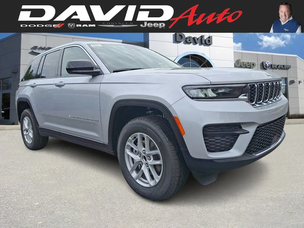 New 2026 Silver Zynith Exterior Paint Jeep Laredo X image 1