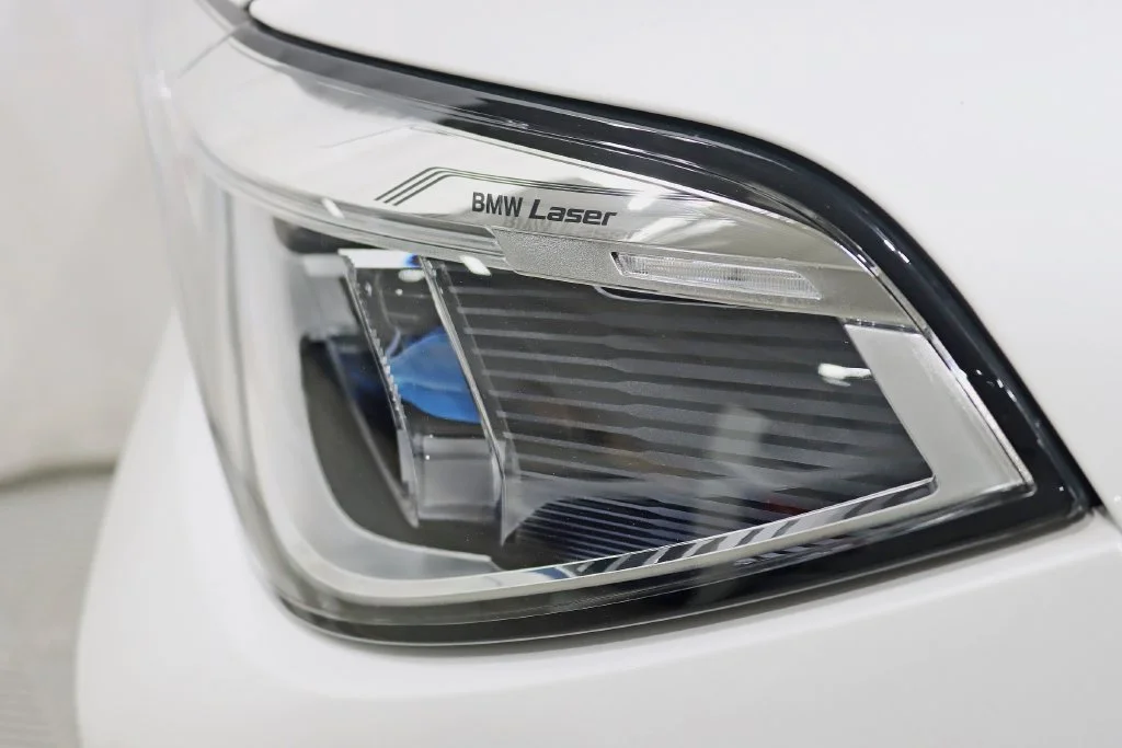 Used 2023 White BMW xDrive45e image 9